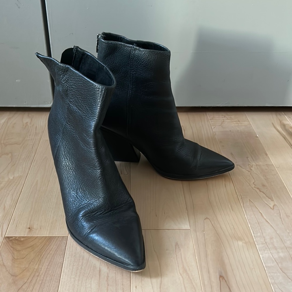 Dolce Vita black boots